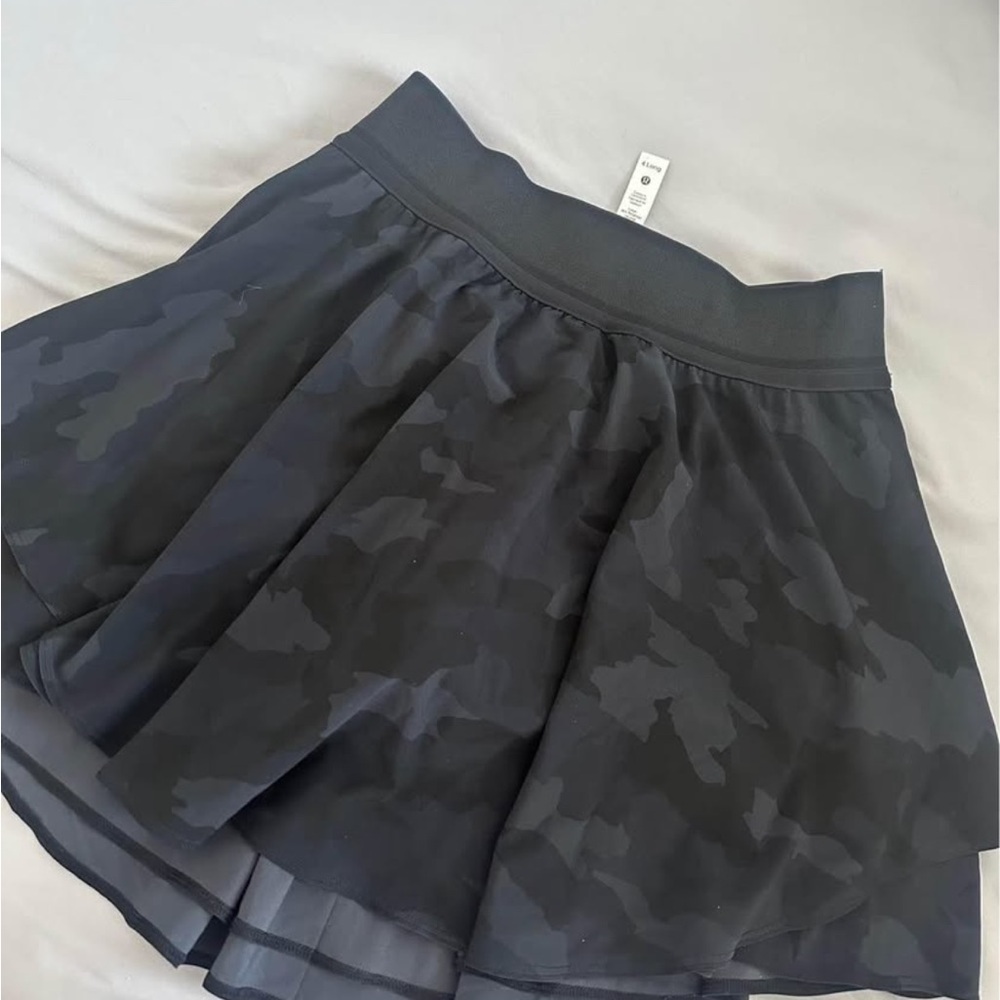 Lululemon court rival skirt